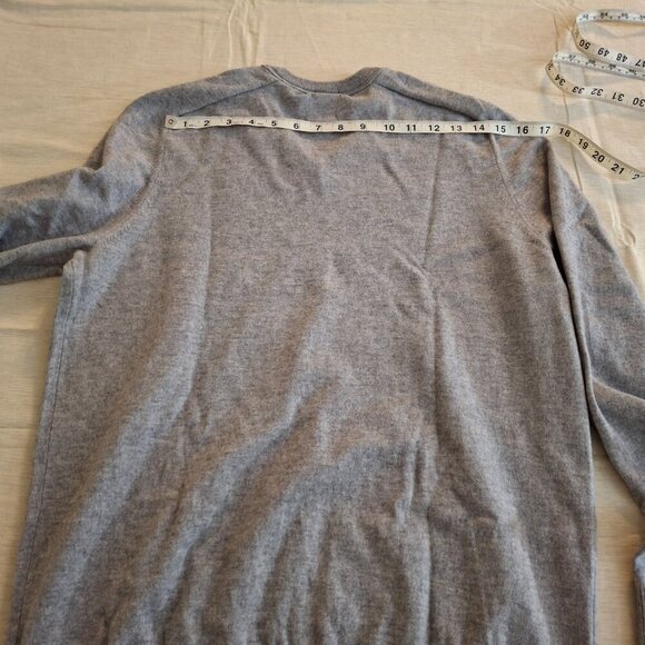 GAP Mens Sweater Sz L V-Neck Cotton Cashmere Minimalist Academia Preppy Neutral - Picture 14 of 14